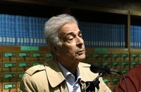 تلاش‌هایی برای بیگانه شدن جوانان با بزرگان ادب فارسی انجام می‌شود
