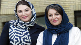 تیپ تمام مشکی ستاره و لاله اسکندری در یک مراسم
