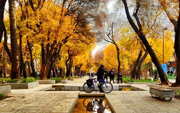 تصویری قدیمی و کمیاب از چهارباغ اصفهان
