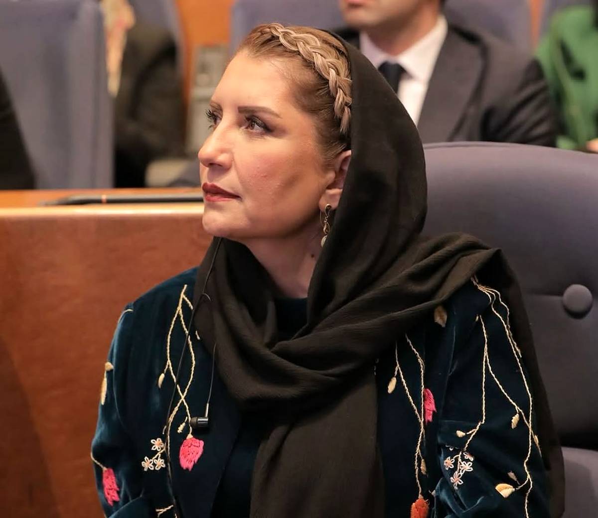 تلویزیون در دهه ۶۰ مانده و قصههایش هیچ تغییری نکرده است