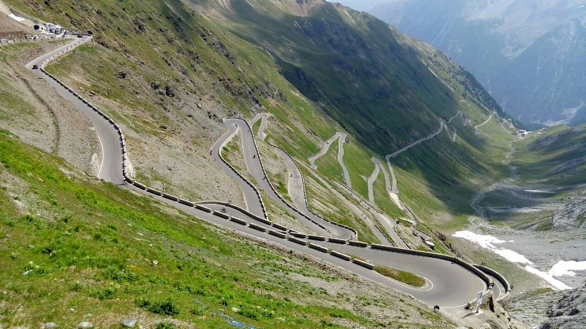 مارپیچ خطرناک ناندل را در کوه البرز ببینید