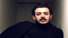 علی شادمان با حیوان خانگی اش