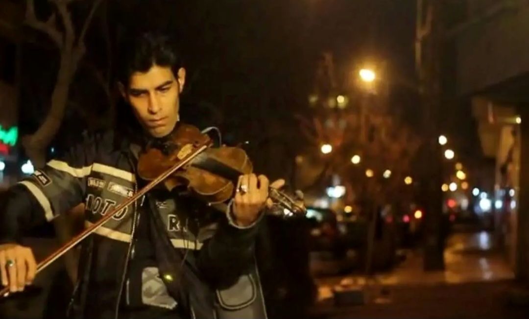 غرش پدافند و نوازنده ویولن در تهران/ویدیو