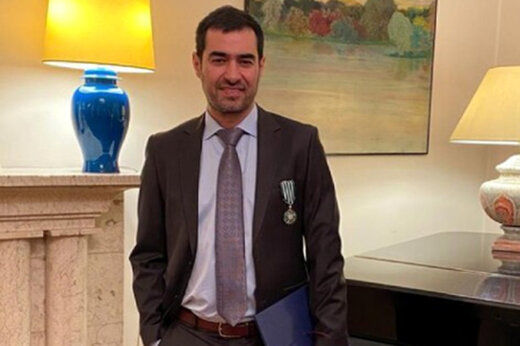 حرف‌های ضدجنگ و ضدسیاست شهاب حسینی پس از گرفتن نشان شوالیه / ویدئو