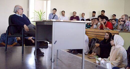 شفیعی کدکنی: من همچنان عقب‌مانده باقی مانده‌ام