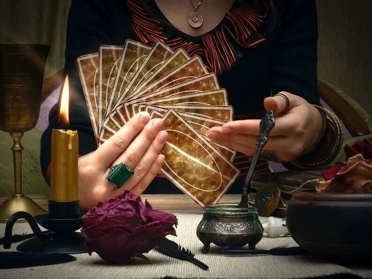 افزایش گرایش به خرافات و طی مسیر از توحید به طلسم؛ روحانیون پاسخ دهند
