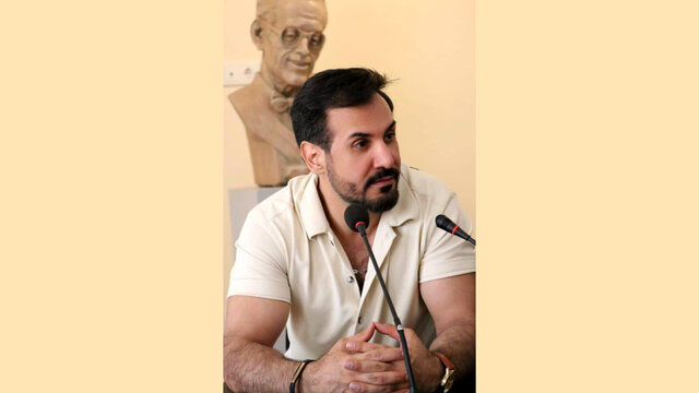 با این وضعیت، مردم را از تئاترشهر دور می‌کنیم
