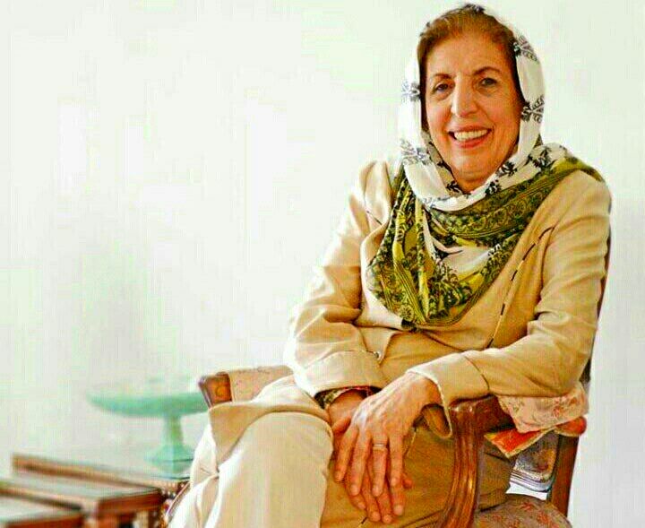  ژاله آموزگار: عاشق وطنم هستم؛ایران لایق بهترین هاست