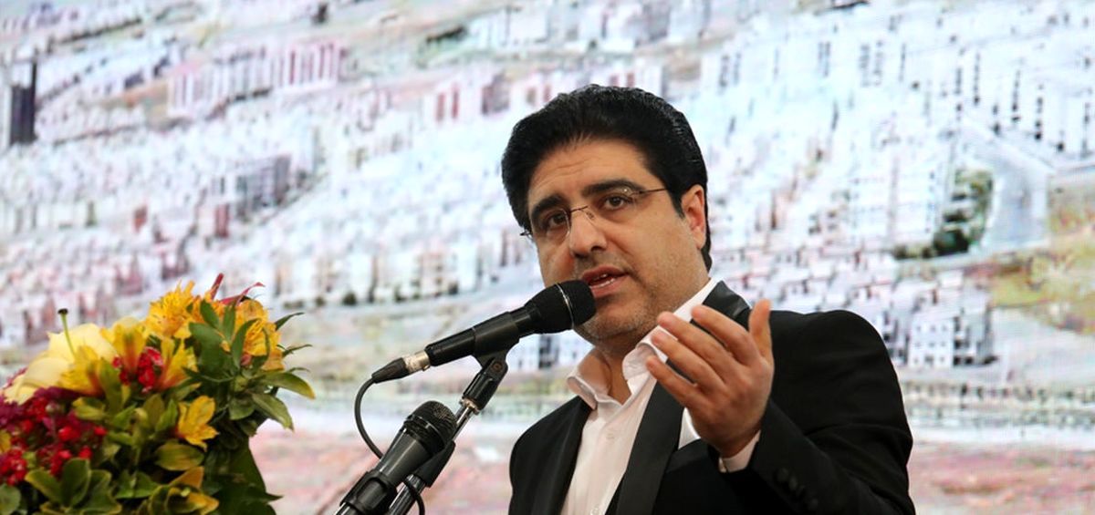 مجری باسابقه تلویزیون روی تخت بیمارستان
