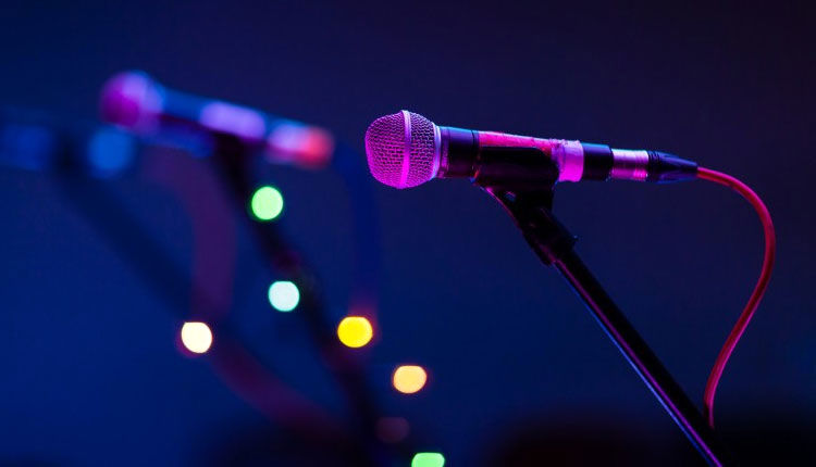 غوغای حرکت اعتراضی یک نوازنده زن در مشهد
