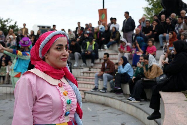 تئاتر خیابانی نیاز به بازنگری دارد
