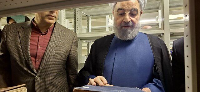 حسن روحانی کتابخانه‌اش را اهدا کرد
