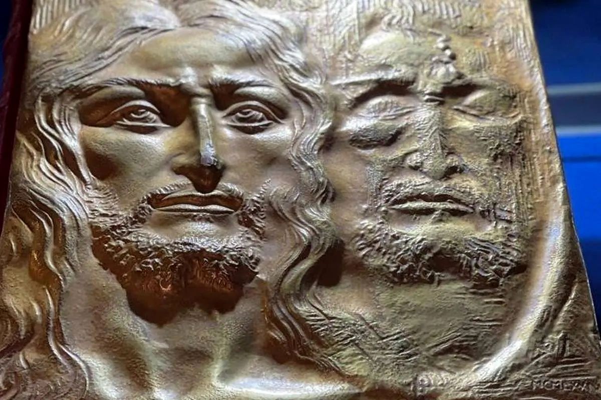 معرفی یکی از بحث‌برانگیزترین آثار مذهبی جهان در کاخ نیاوران
