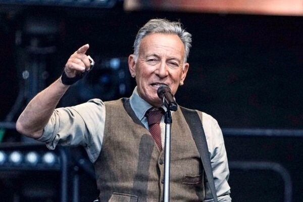 خواننده مشهور آمریکایی: جای ترامپ در زباله‌دان تاریخ است
