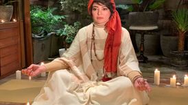 پوشش اصیل و لباس سنتی رزیتا غفاری